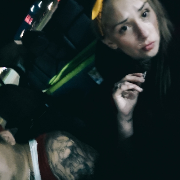 Meet your Posher, Danielle - Picture 3 of 12